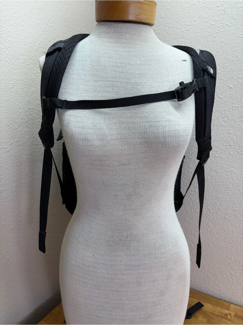 The North Face Borealis Backpack Black Blue FlexVent Laptop School Travel 28L